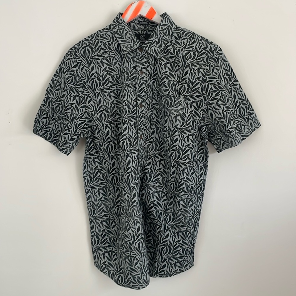 Volcom Button Up Shirt Size Medium Classic Fit. - image 1